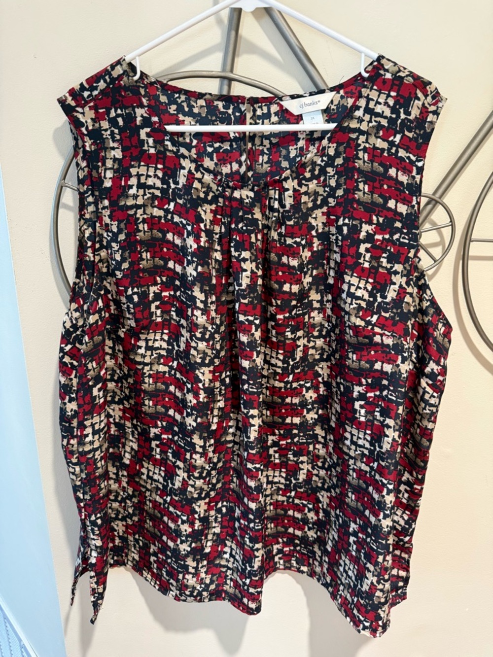 CJ Banks Sleeveless Printed Top Navy Maroon Beige Size 3X Classic Subtle Pleats
